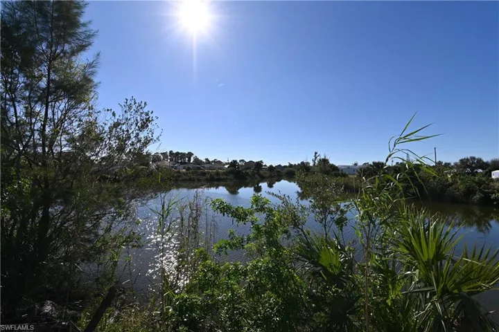 1630 Ne 37th St, Cape Coral Fl 33909
