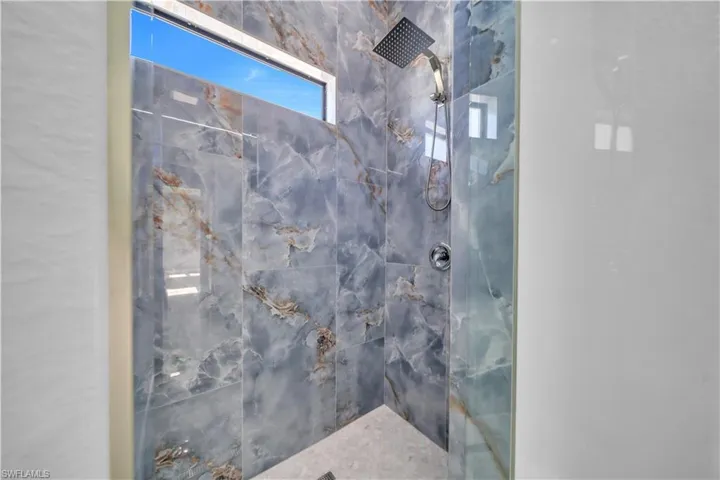 1125 Ne 14th Ter, Cape Coral, Florida 33909