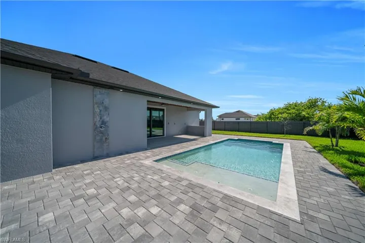 1125 Ne 14th Ter, Cape Coral, Florida 33909
