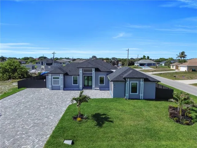 1125 Ne 14th Ter, Cape Coral, Florida 33909