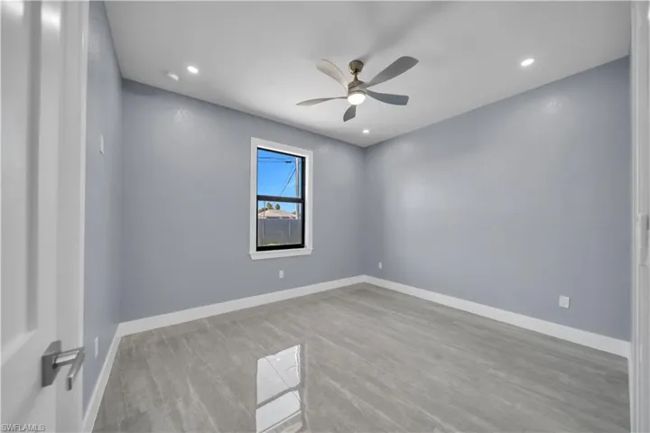 1125 Ne 14th Ter, Cape Coral, Florida 33909