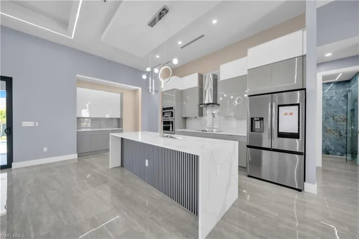 1125 Ne 14th Ter, Cape Coral, Florida 33909