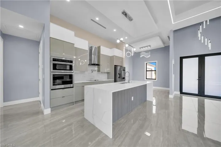 1125 Ne 14th Ter, Cape Coral, Florida 33909
