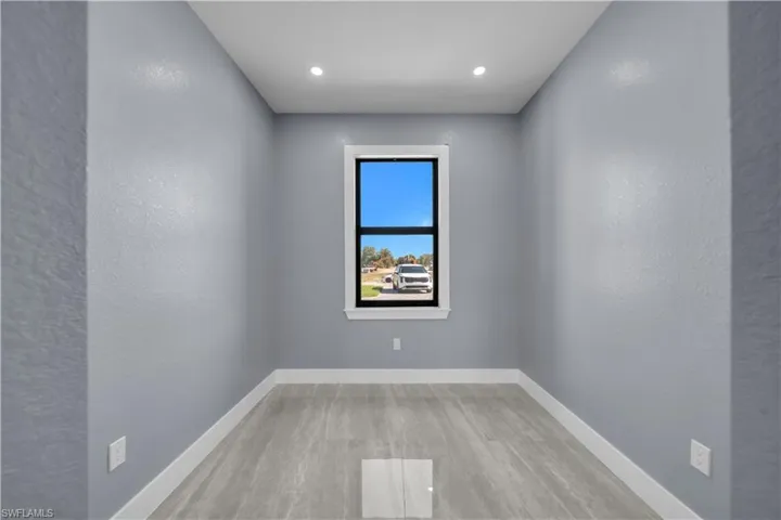 1125 Ne 14th Ter, Cape Coral, Florida 33909