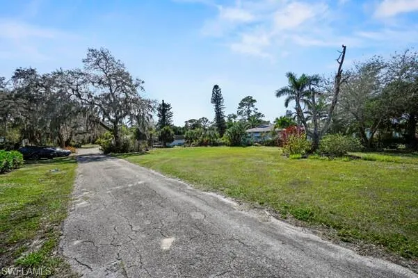 View of driveway