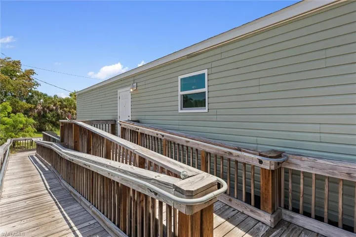 2960 Lunar St, Naples, Florida 34112