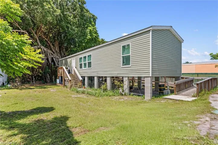 2960 Lunar St, Naples, Florida 34112