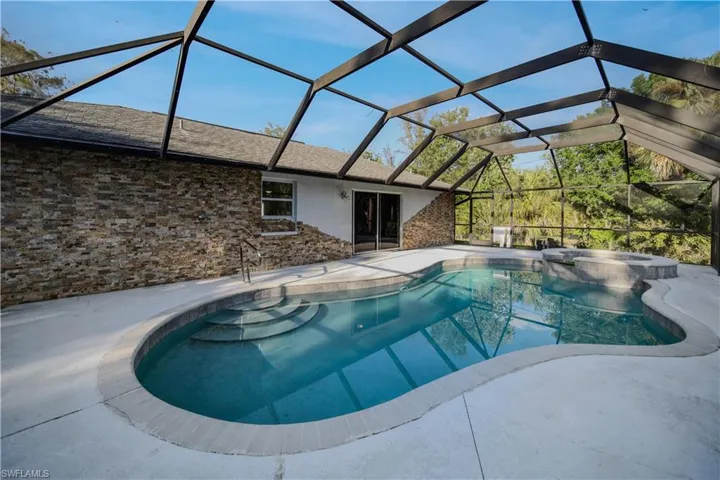 390  35th NE AVE, Naples, FL 34120