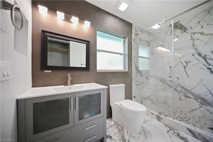 390  35th NE AVE, Naples, FL 34120