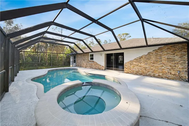 390  35th NE AVE, Naples, FL 34120