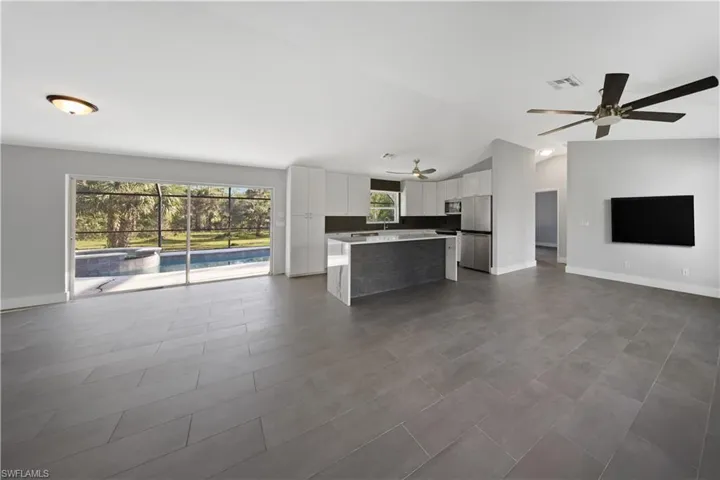 390  35th NE AVE, Naples, FL 34120