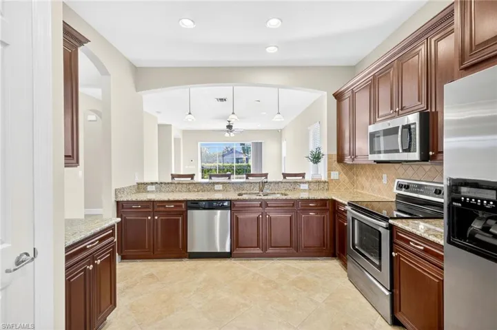 11107 Laughton Cir, Fort Myers, Florida 33913