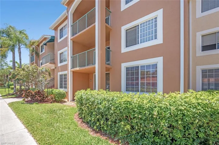 1210 Wildwood Lakes Blvd, Naples Fl 34104