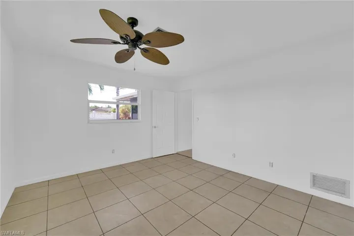 4001 SE 10th  AVE, Cape Coral, FL 33904
