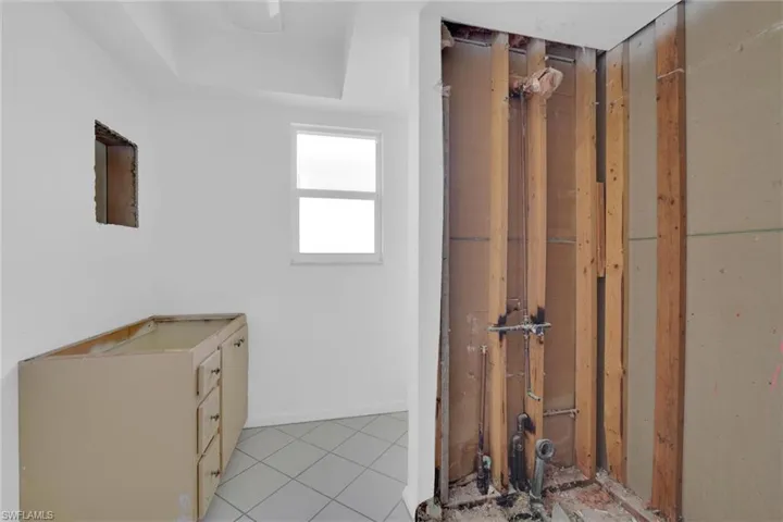 4001 SE 10th  AVE, Cape Coral, FL 33904