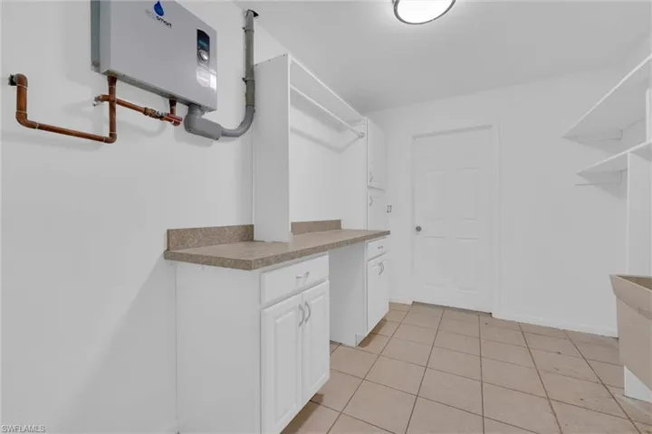 4001 SE 10th  AVE, Cape Coral, FL 33904