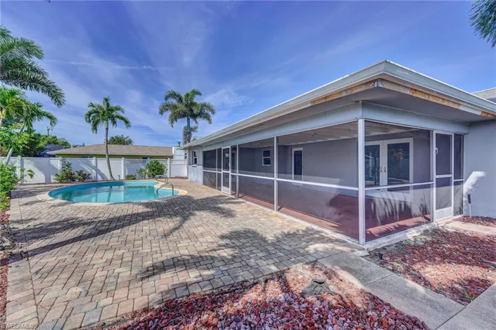 4001 SE 10th  AVE, Cape Coral, FL 33904