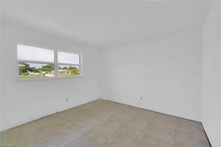 4001 SE 10th  AVE, Cape Coral, FL 33904