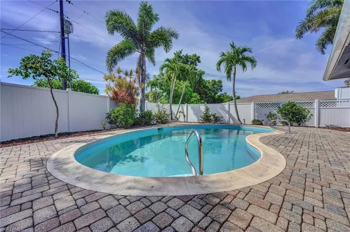 4001 SE 10th  AVE, Cape Coral, FL 33904