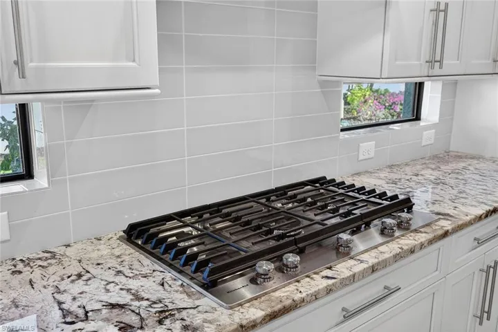 Gas cooktop