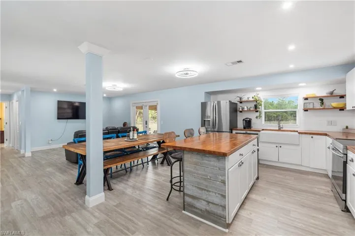 2210  20th NE AVE, Naples, FL 34120