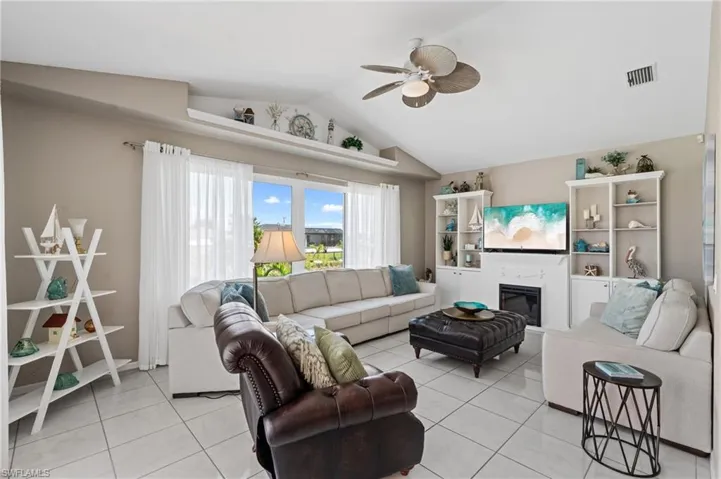 1407 Ne 19th Ter, Cape Coral Fl 33909