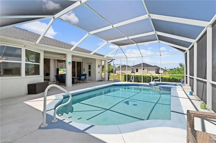 1407 Ne 19th Ter, Cape Coral Fl 33909