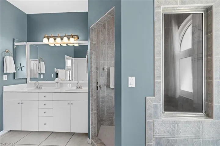 1407 Ne 19th Ter, Cape Coral Fl 33909