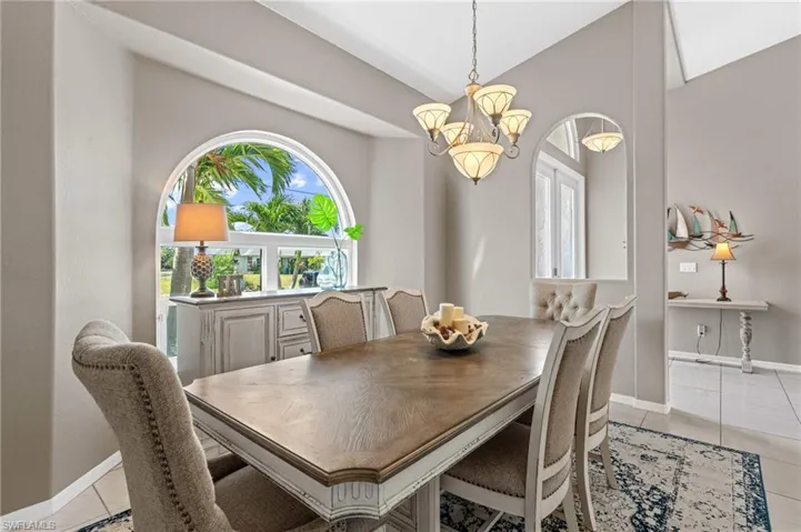 1407 Ne 19th Ter, Cape Coral Fl 33909