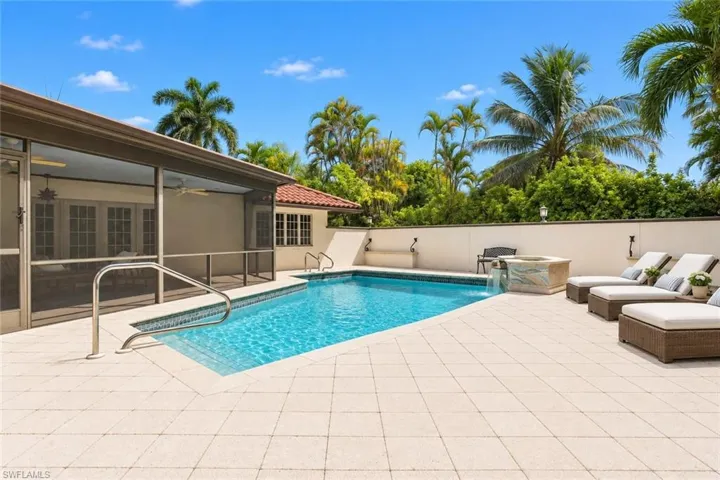2429 Kings Lake Blvd, Naples, Florida 34112