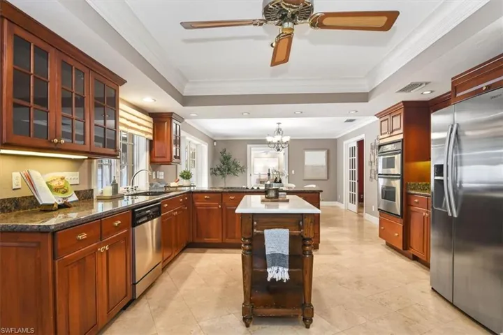 2429 Kings Lake Blvd, Naples, Florida 34112