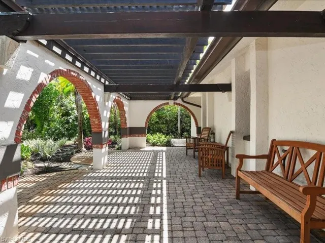 2429 Kings Lake Blvd, Naples, Florida 34112