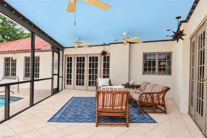 2429 Kings Lake Blvd, Naples, Florida 34112