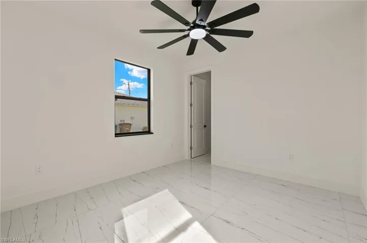 Empty room with ceiling fan