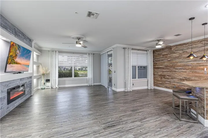 1330 Mariposa Cir # 103, Naples, Florida 34105