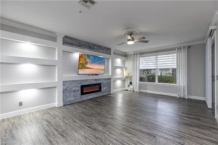 1330 Mariposa Cir # 103, Naples, Florida 34105