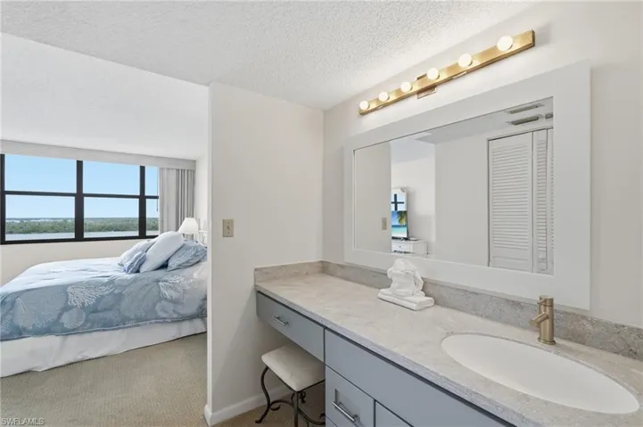 4223 Bay Beach Ln 4f, Fort Myers Beach, Florida 33931