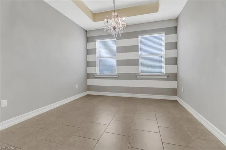 Bonus Flex Space - Dining - Play Area - Office