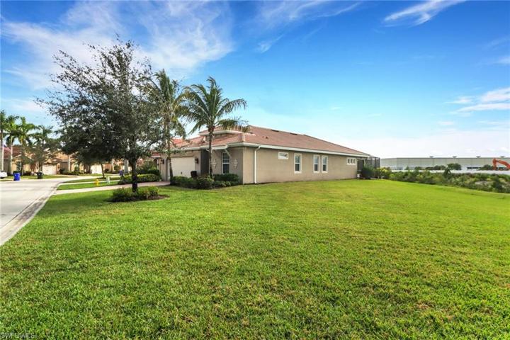 Large Side Yard