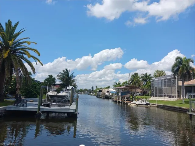 2727 24th Pl, Cape Coral, Florida 33904