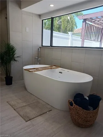 2727 24th Pl, Cape Coral, Florida 33904