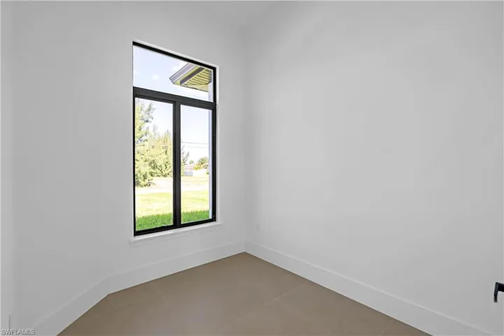 129 Sw 34th Ave, Cape Coral, Florida 33991