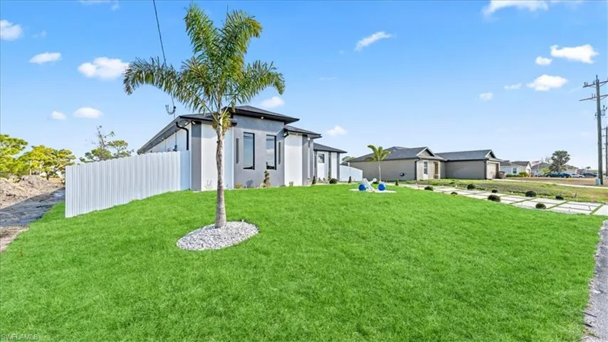 2711 Van Buren Pkwy, Cape Coral, Florida 33993