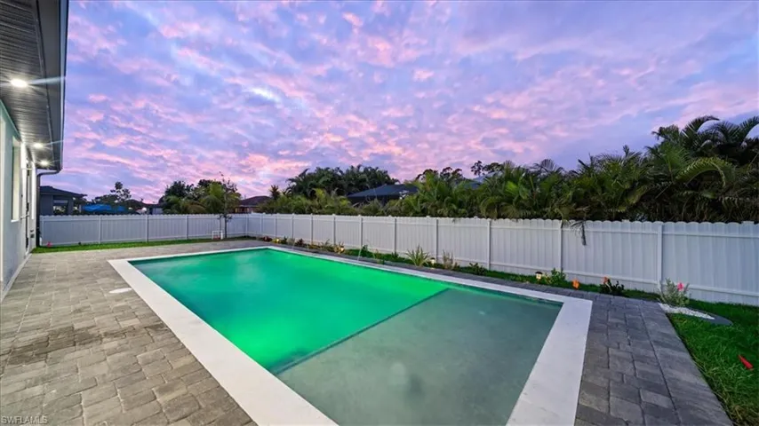2711 Van Buren Pkwy, Cape Coral, Florida 33993