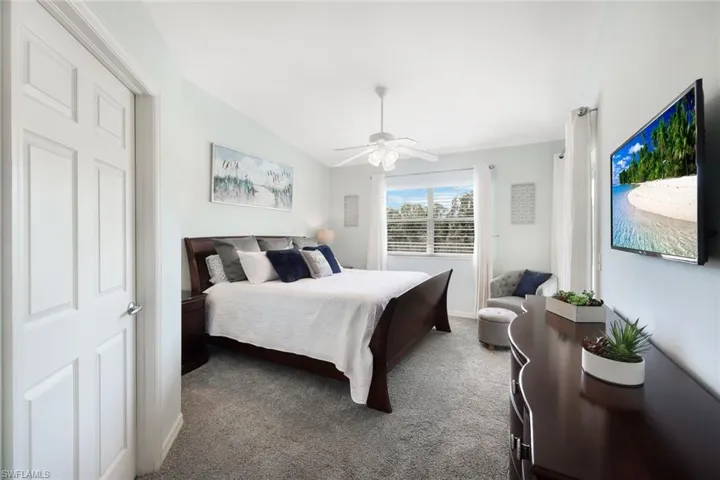 Bedroom with a lake view
