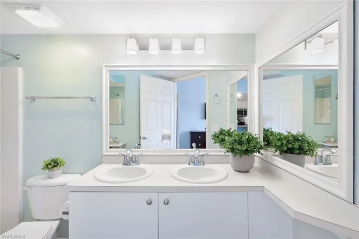 Light and bright bathroom