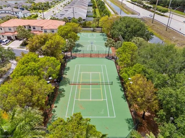 7797 Bristol Cir, Naples, Florida 34120