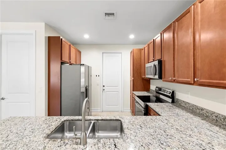 7797 Bristol Cir, Naples, Florida 34120
