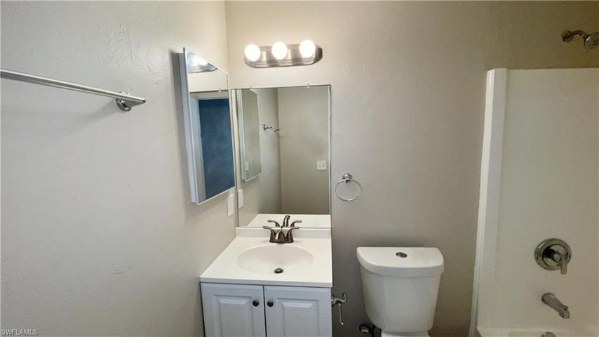 222 NE 20th TER, CAPE CORAL FL 33909
