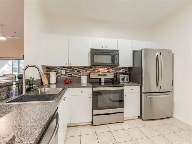 15433 Bellamar Cir 1025, Fort Myers, Florida 33908